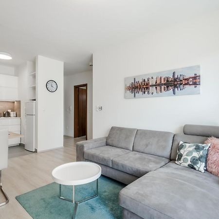 Bpr Galactic Empire Home With Balcony Budapest Luaran gambar