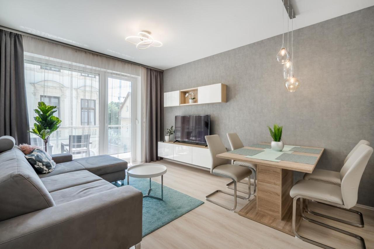 Bpr Galactic Empire Home With Balcony Budapest Luaran gambar